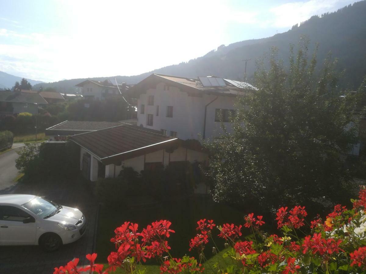 Haus Heckenrose Homestay *
