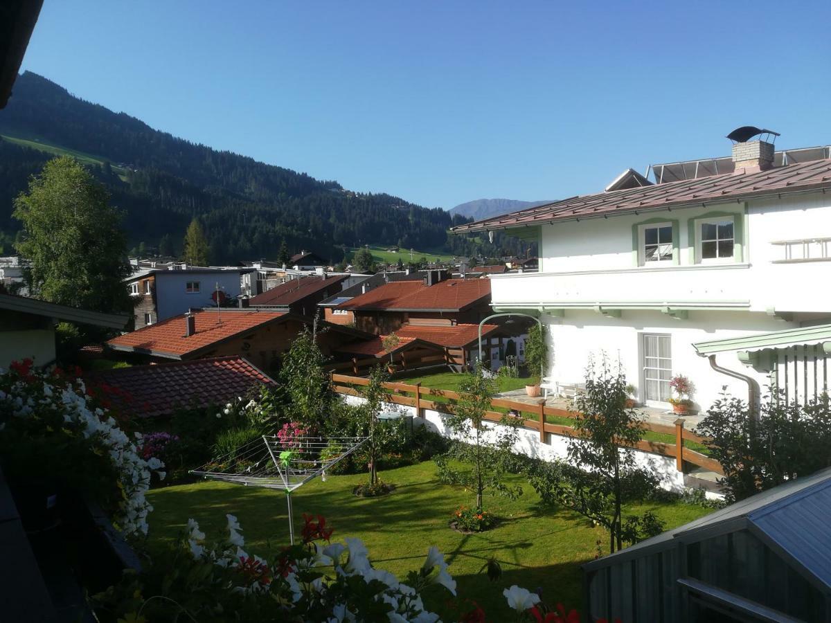 Haus Heckenrose Homestay *